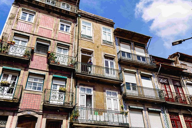 Off the Beaten Track in Lisbon: Lapa Private Tour - Basilica de Estrela, White Façades, and the Estrela Feel