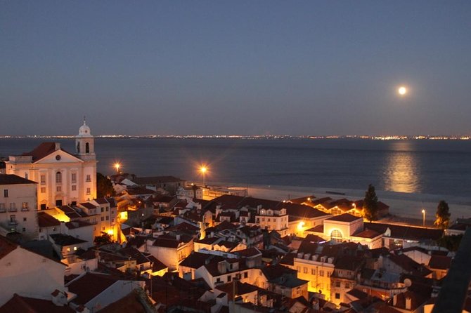 Old Lisbon: Alfama and Sao Jorge neighborhood 3-Hour Walking Tour - São Jorge Hill and Torre da Igreja, the climb you will thank yourself for