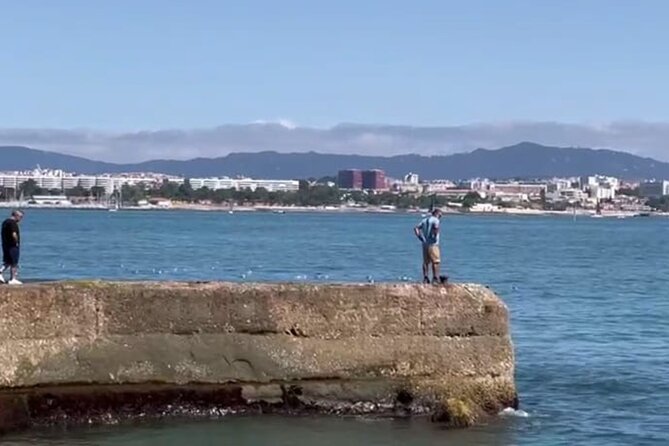 Panoramic Boat Tour with Drinks and Music - Stop-by-stop: what each landmark looks like from the water
