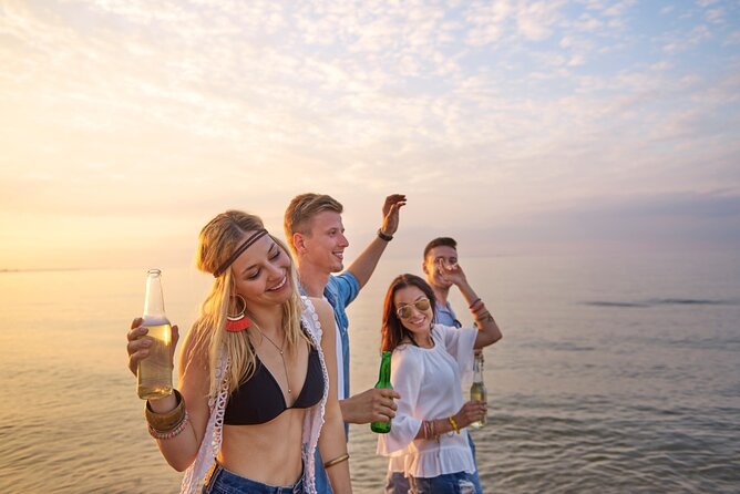 Party on board 2-hour cruise with DJ and open bar - Why a 2-hour party cruise makes sense in Lisbon