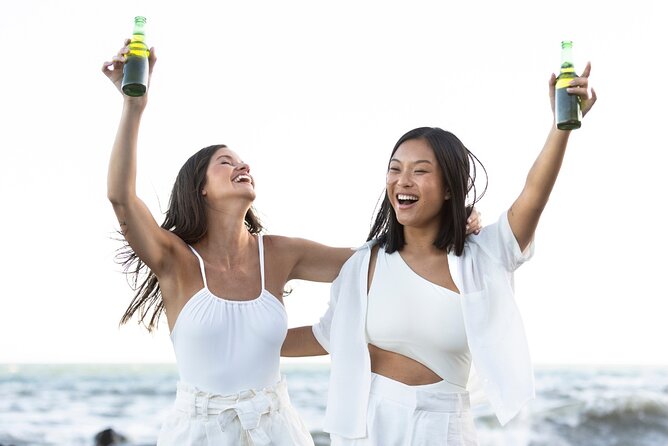 Party on board 2-hour cruise with DJ and open bar - Passing 25 de Abril Bridge: the Tagus scale check