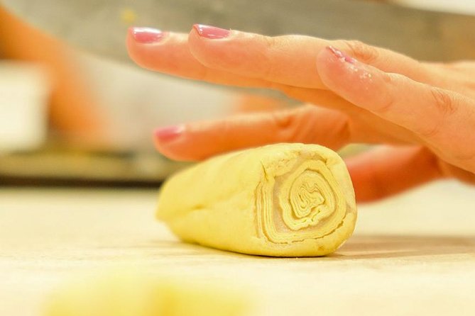 Pastel de Nata Masterclass at a Real Bakery in Downtown Lisbon - Who this class is best for