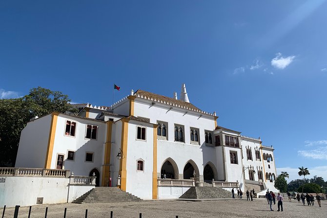 Pena Palace and Villa de Sintra Private Half Day Tour - Centro Historico de Sintra in 30 minutes: what to prioritize