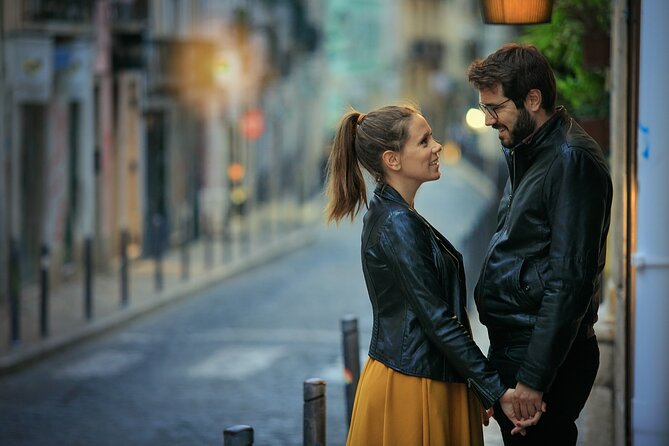 Photoshoot with a professional photographer in Lisbon - Walking Tour Done Right, How It Helps You Look Better in Photos