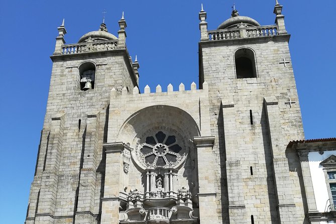 Premium Porto Private Day Trip from Lisbon with Local Guide - Churches with character: Carmelitas and Carmo