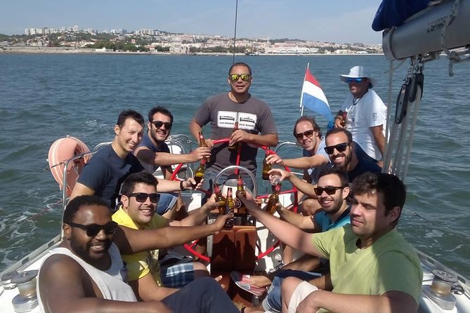 PRIVATE BOAT TOUR Lisbon - Monument to the Discoveries and Praca do Comercio, Lisbon’s power center