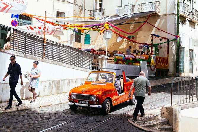 Private City Kickstart Tour: Lisbon - Lisbon Cathedral and the austere Romanesque look
