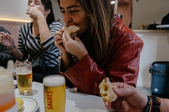 Private Food and Wine Tour: From Street to Gourmet - Alfama, the Cathedral, and the Castelo area