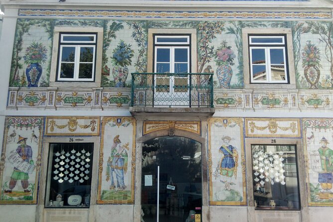 Private food tour gastronomy in lisbon with Ten tastings - Convento do Carmo and the Shock of 1755, Then the Carnation Revolution