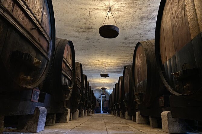 Private Full-Day Wine Tour from Lisbon with Tastings - São Simão Arte azulejos: traditional tile making you can see