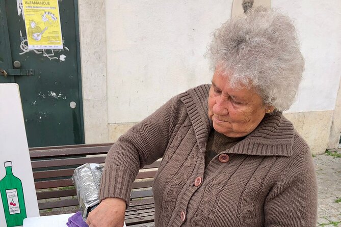 Private Half Day Sightseeing Tour in Lisbon by Tuktuk - Church of Saint Anthony: art and relics, plus the wish tradition