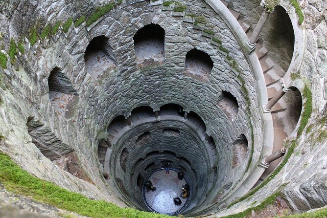 Private Half Day - The Majestic Pena Palace & Sintra - Stop 2: Quinta da Regaleira, what to pay attention to in that one hour
