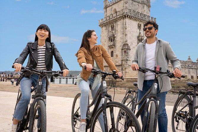 Private Lisbon 360º Guided Tour: Boat Trip, Bike, Walk & Tramway - Lisbon Cathedral and Praça do Comércio: Big Moments Without the Museum Marathon