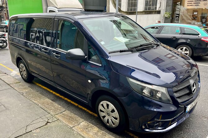 Private Lisbon-Arrábida Wine Tour: 3 Wineries, Coast & Heritage - Azeitão lunch time, plus how to use your free hour