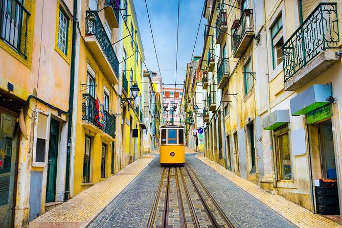 Private Lisbon Half-Day Sightseeing with Belém - What to expect from your guide experience (Americo and Pedro as a clue)