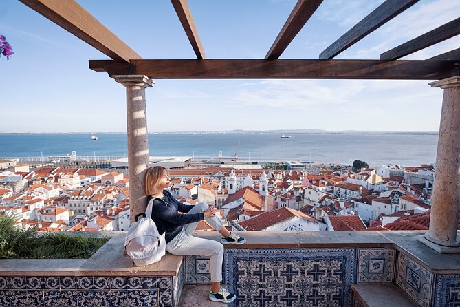 Private Professional Photoshoot at Alfama, Lisbon - Quick take: who this photoshoot fits best