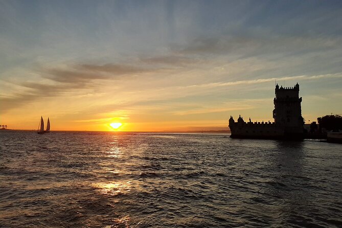 Private Relaxing Sunset Tour along the Tagus River - Price and Group Value for a 2-Hour Lisbon Sunset Sail