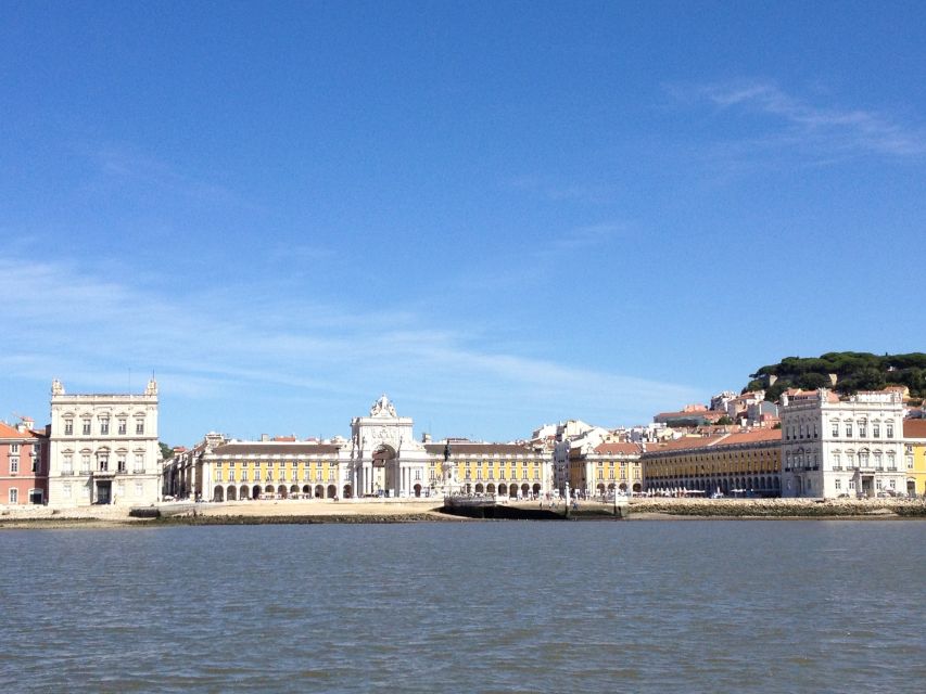 Private Sailing Boat Tour Lisbon with a drink: 2 to 8 Hours - Lisbon’s Historic Sights From the River: Estrela, Praça do Comércio, São Jorge