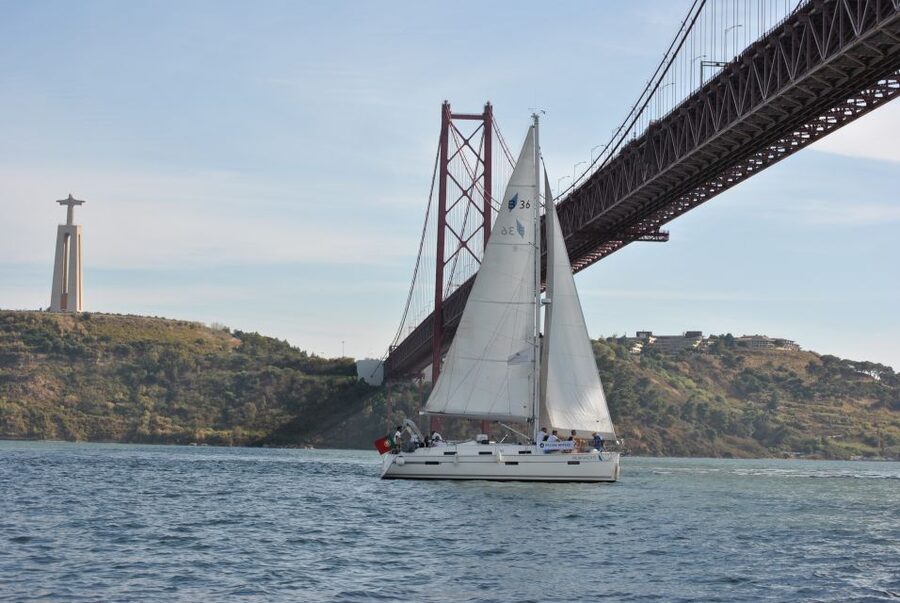 Private Sailing Boat Tour Lisbon with a drink: 2 to 8 Hours - The Return Moment: Cristo-Rei in Almada With Outstretched Arms