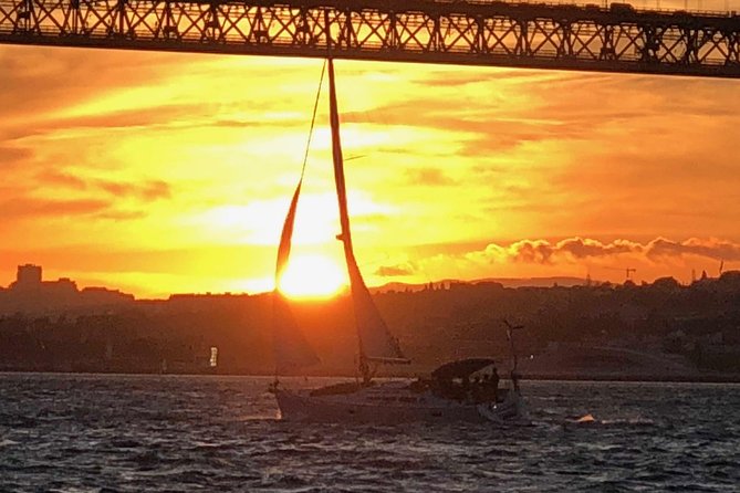 Private Sunset Sailing cruise from Lisbon - Tips for better photos and a smoother sail