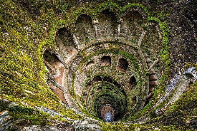 Private Tour: Discover the best of Sintra in 1 day avoiding queues - Stop One: Sintra Town, the Palaces and Views Vibe