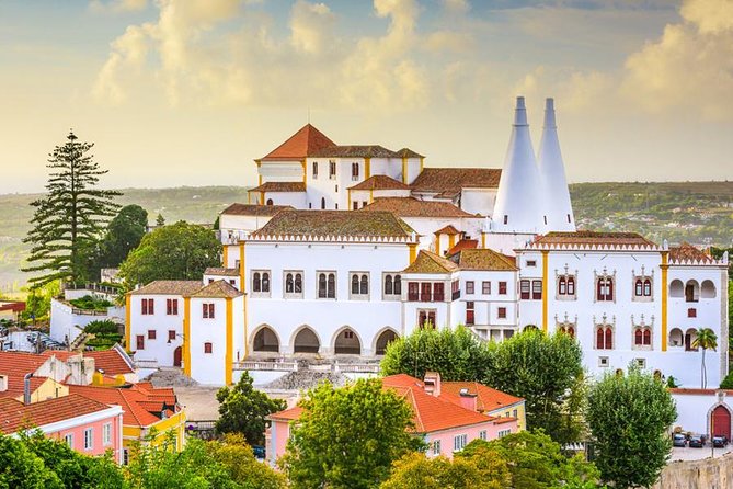 Private Tour: Discover the Best of Sintra in a half-Day Tour - Hotel pickup, air-conditioned comfort, and an English-first guide