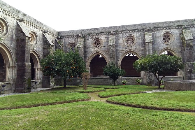 Private Tour Évora - Wine Tasting - Beautiful Medieval Village of Monsaraz - Ervideira wine cellars and a 10-wine tasting you actually learn from