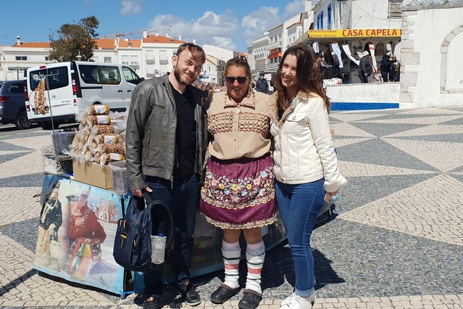 Private Tour Fátima - Batalha - Nazaré - Óbidos Full Day - Stop 4: Óbidos medieval streets, and the ginjinha in chocolate