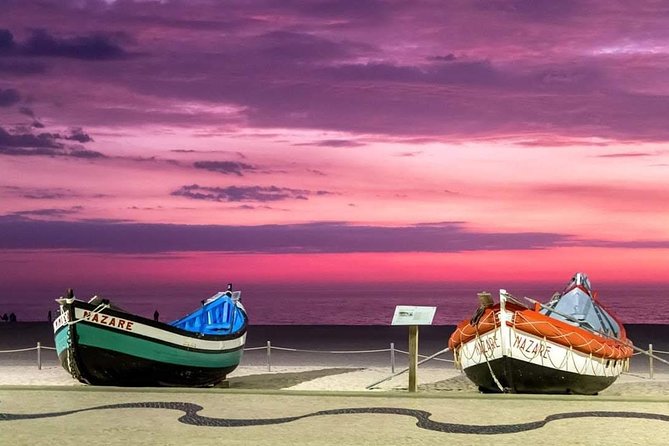 Private Tour Fatima, Nazaré, Batalha and Óbidos - With a private tour, the guide and driver shape the day
