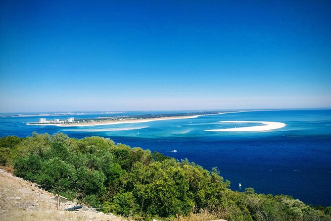 Private Tour for 1 to 8 people: Cristo Rei, Palmela, Setúbal, Arrábida, Sesimbra - Stop 5: Sesimbra Beach and Castle, Shoreline Down and History Up