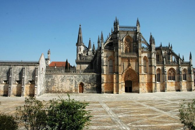 Private tour for 1 to 8 people: Fátima, Batalha, Nazaré and Óbidos - How the Transportation and Guide Style Affects Your Day