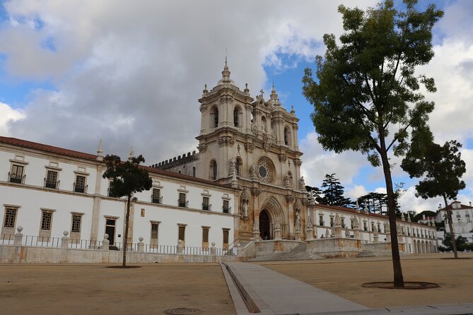 Private Tour from Lisbon to Porto – Your Journey, Your Adventure! - Convento de Cristo in Tomar: from Templars to Renaissance power