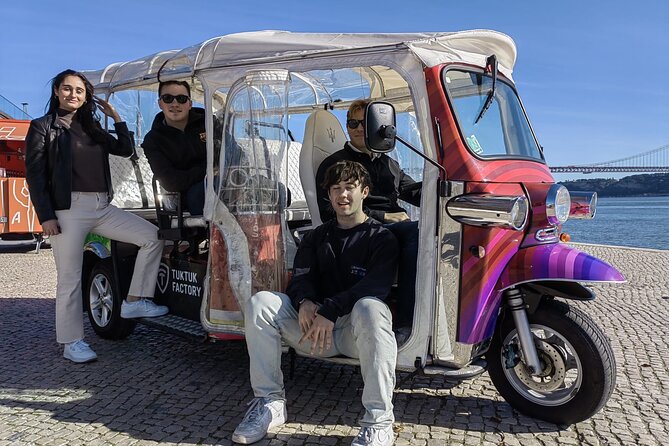 Private Tour in Lisbon with Tuk Tuk - Portas do Sol and Santa Luzia viewpoints: the photos you actually want