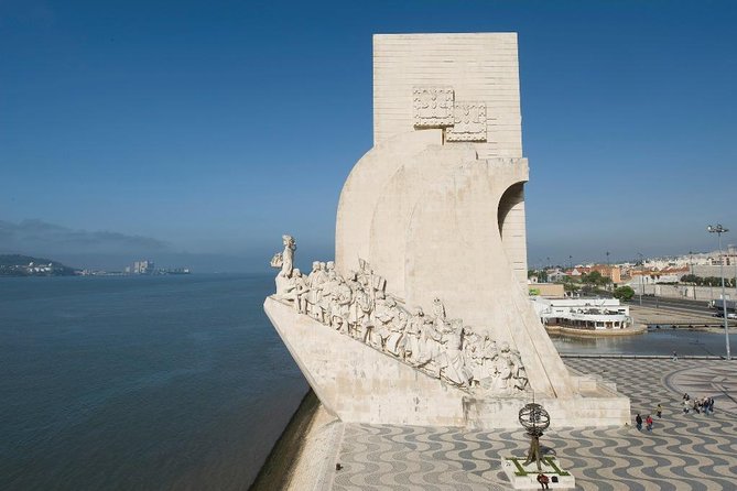 Private tour: Lisbon Fado Dinner Show and Panoramic Night Tour - Belem Tower and Marques de Pombal Square: The Night Views Part of the Deal