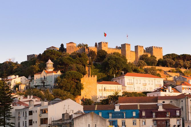 Private Tour: Lisbon Sunset Walking Tour with Fado Show and Dinner - Castelo de São Jorge Views and the Second Lookout for Alfama