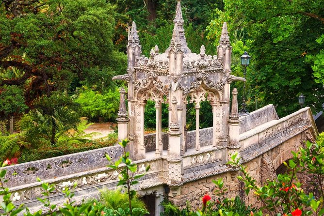 Private Tour of Sintra The Glorious Garden of Eden with Pickup - Stop 3: Sintra town free time for alleys and almond tarts