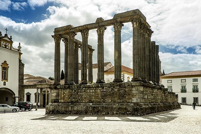 Private Tour to Evora and Monsaraz from Lisbon - Lisbon hotel pickup that makes the day feel manageable
