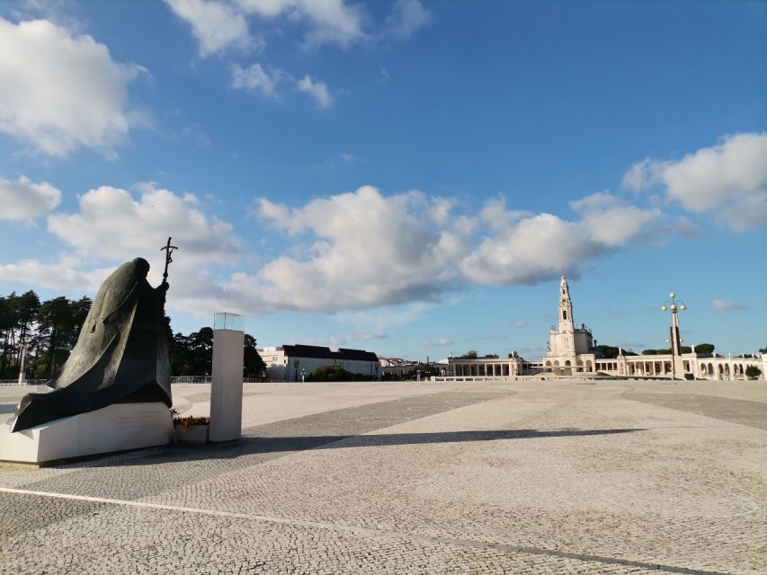 Private Tour to Fatima, Batalha, Nazare, Obidos From Lisbon - Monastery of Batalha: UNESCO Gothic You Can Actually Read