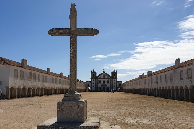 Private Tour to the Christ King and Arrábida - Castelo de Palmela: an 8th-century base with serious sightlines