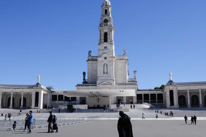 Private Transfer from Lisbon to Porto with Tour - Price and value for a private group of up to 4