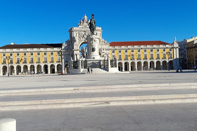 Private tuk tuk tour through the historic center of Lisbon - Stop 4: Igreja de São Vicente de Fora and the Philippine dynasty clue