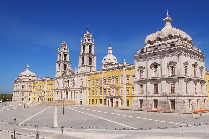 Queluz Royal Palace, Mafra Royal Palace and Convent Private Tour from Lisbon - Palacio Nacional e Jardins de Queluz: Rococo flair in the afternoon