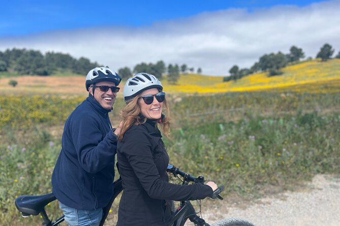 Relaxed E-bike in the backroads of Cascais and Sintra - Bosch E-bikes: Easy Hills, Real Control