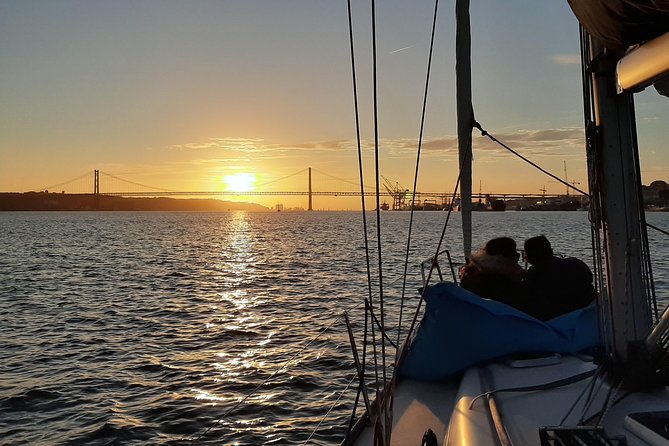 Relaxing Sailboat Cruise along the Tagus - Why This Tagus Sailboat Cruise Feels So Good