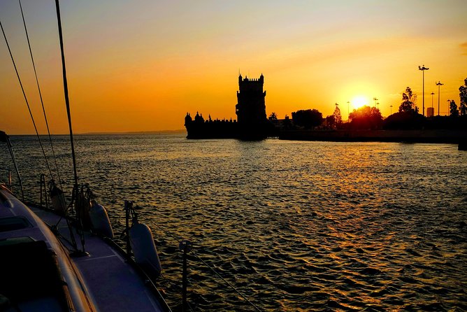 Relaxing Sailboat Cruise along the Tagus - Weather Reality Check: Wind, Cold, and When the Motor Takes Over