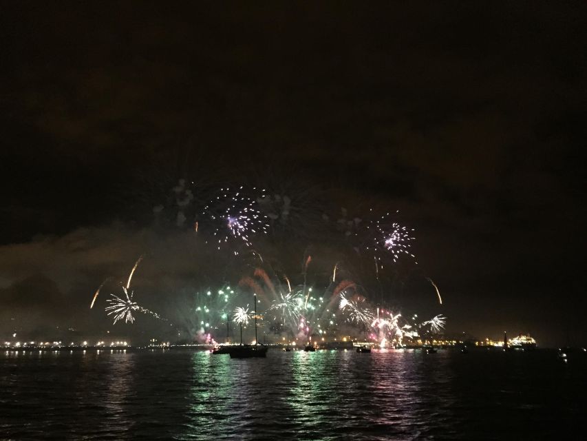 Sail into 2026: Lisbon Fireworks from the River - Food and drinks: NYE snacks that do more than fill space