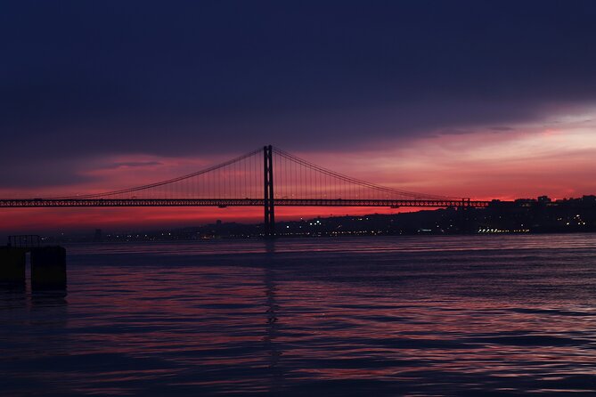 Sailboat Tour in Lisbon with drinks included | Morning and Sunset - Terreiro do Paço and the return: finishing Lisbon while it’s still glowing
