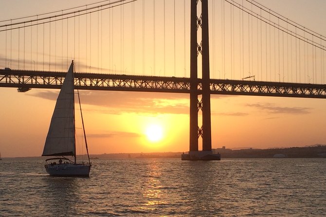 Sailing tour to the sunset in Lisbon - What’s Included, and How to Handle the No-Meal Part Like a Pro
