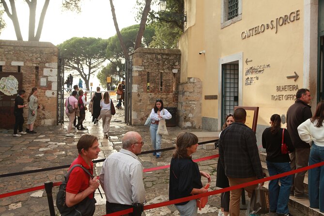 Sao Jorge Castle Guided Tour in Lisbon - Alfama and Tagus views: the practical payoff at the top