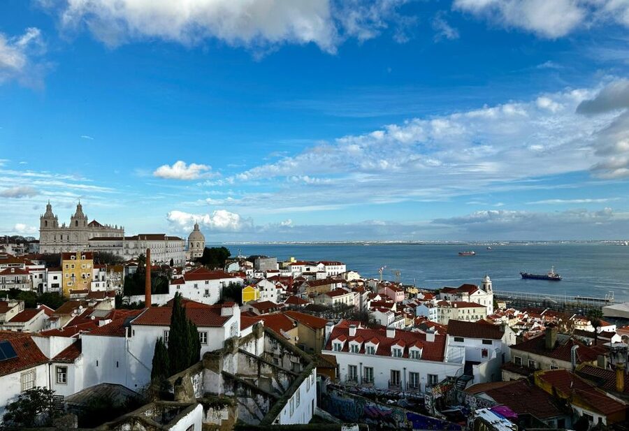 São Jorge Castle Skip-the-line Entry Ticket - Tuk tuk (optional) and getting up the hill without losing your morning